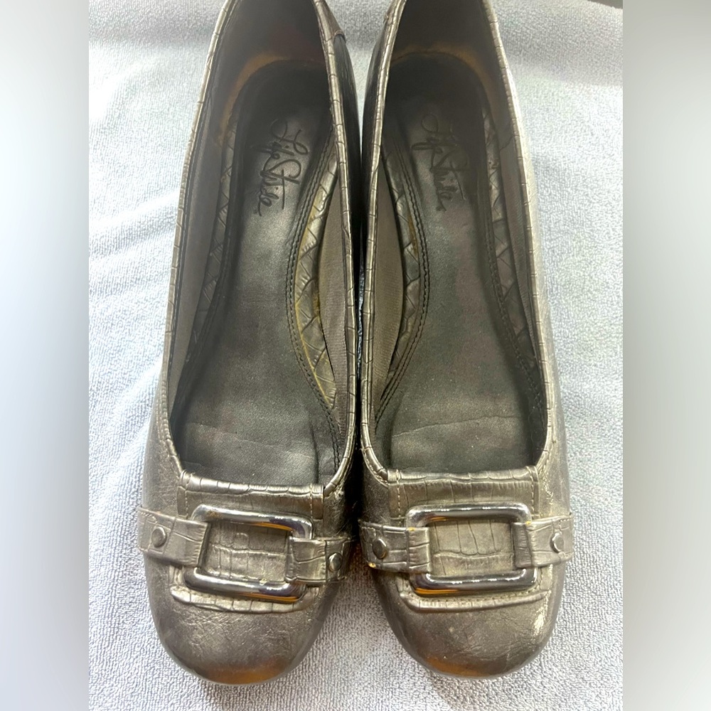Gray low heel shoes size 9.5